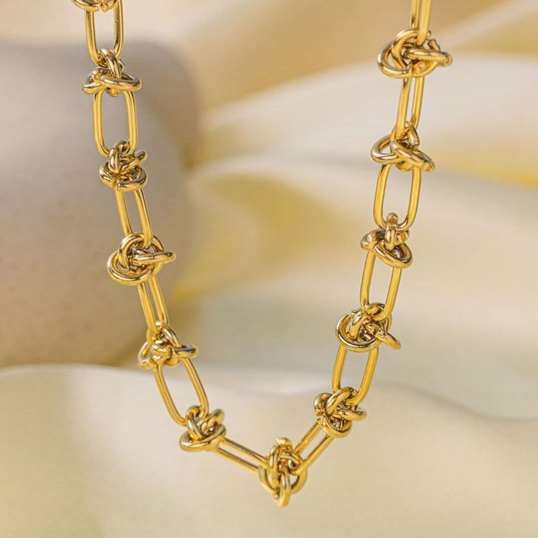 Chunky Knot Link Chain Necklace Gold