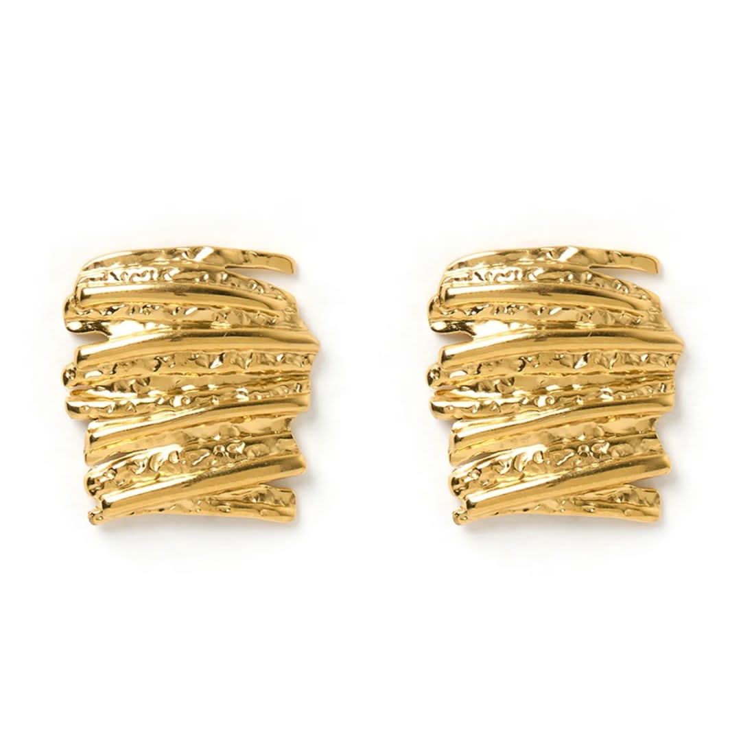 Era Hammered Square Earrings Gold