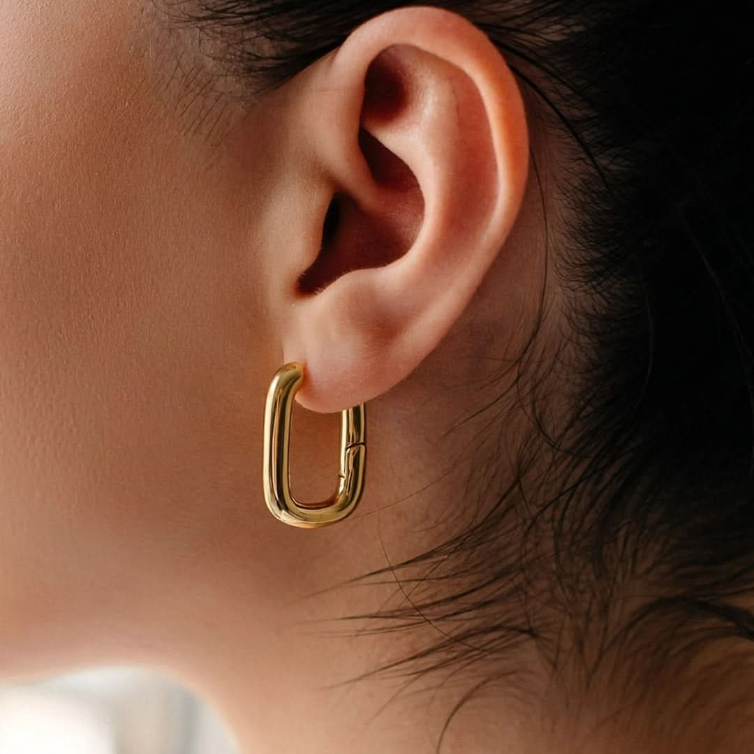 Oval Hoop Earrings Gold - Image 2