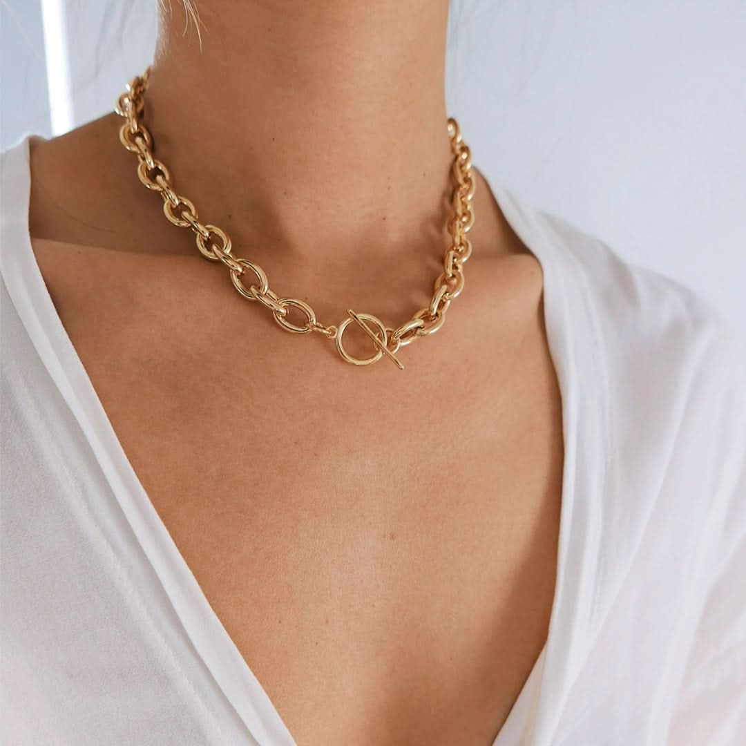 Oval Link T-Bar Chain Necklace Gold - Image 4